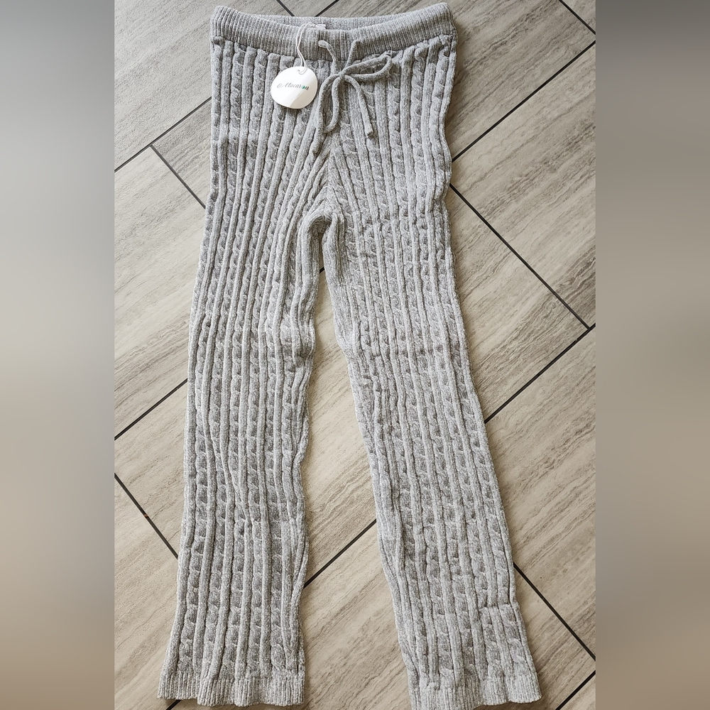 MACARON Light Gray Knit Pants